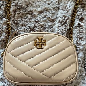 KIRA CHEVRON SMALL CAMERA BAG, EUC
Color: Devon Sand